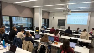 チューリッヒ大学での講義の様子